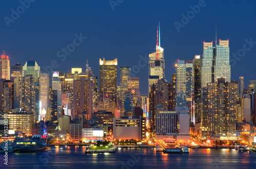 Obraz na płótnie canvas dwuczęściowy "dyptyk" Midtown manhattan skyline