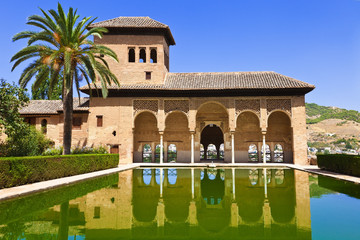 Fototapete - Alhambra de Granada. El Partal and the Tower of the Ladies