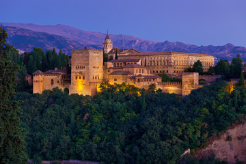 Fototapete - Alhambra de Granada, panoramic of Nasrid Palaces at dusk