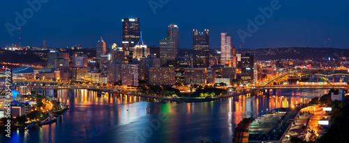 Board z aluminiowym obramowaniem Panorama panoramę Pittsburgha.