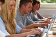 © Robert Kneschke - Studenten lernen mit Laptops
