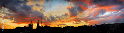 Plakat na papierze fotorealistycznym Wieczorem panorama Barcelony, Katalonia, Hiszpania