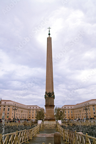 Board z aluminiowym obramowaniem Watykański rynek rzymski