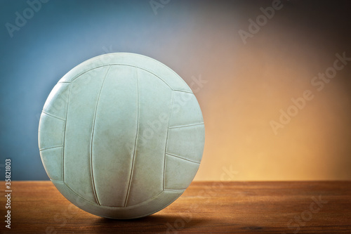 Naklejka samoprzylepna Sprzęt sportowy. Siatkówka na drewno.