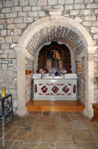 Plakat na papierze fotorealistycznym Miska na wyspie Brač - kaplica saint-antoine