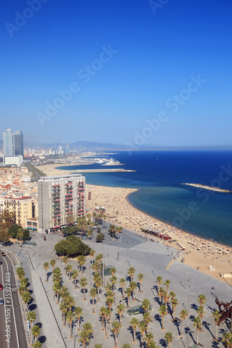 Plakat na papierze fotorealistycznym Barceloneta okręg i plaża Barcelona, ​​Spain