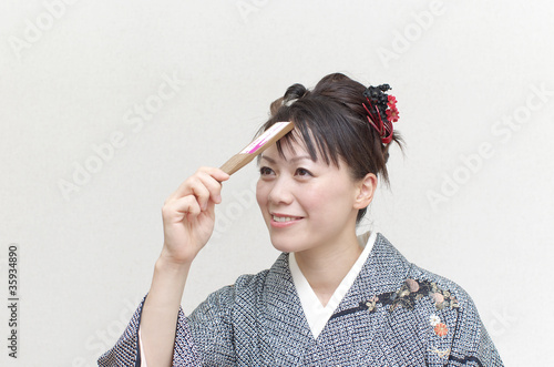 扇子を持つ女性 Adobe Stock でこのストック画像を購入して 類似の画像をさらに検索 Adobe Stock 扇子を持つ女性 Adobe Stock でこのストック画像を購入して 類似の画像をさらに検索 Adobe Stock