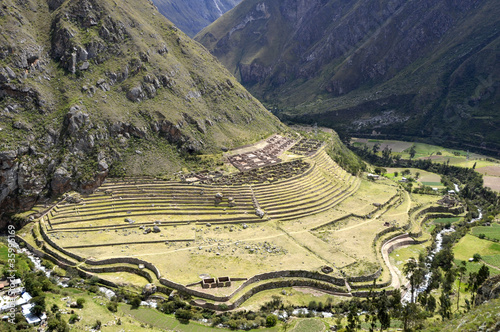 Board z aluminiowym obramowaniem Starożytne ruiny llaktapata inca w dolinie Urubamba