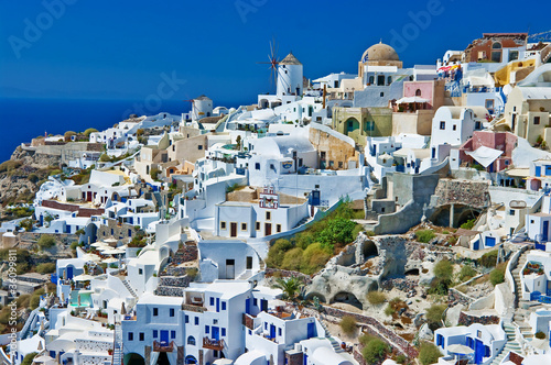 Board z aluminiowym obramowaniem Santorini - widok miasta Oia