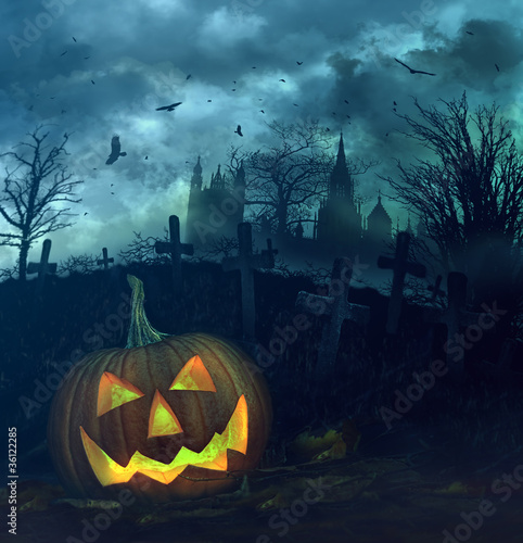 Obraz na płótnie canvas trzyczęściowy "tryptyk" Halloween dynia na upiornym cmentarzu