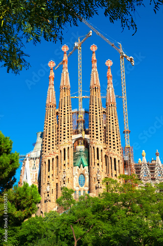Plakat na papierze fotorealistycznym Kościół Sagrada Familia w barcelona - Hiszpania