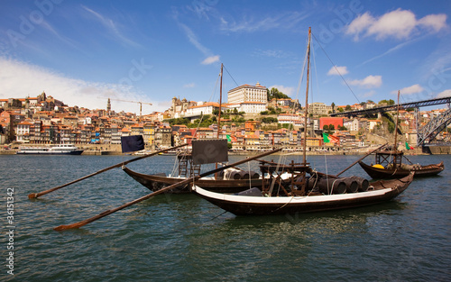 Naklejka samoprzylepna Panorama starego porto rzeki duoro, łodzie portowe vintage,