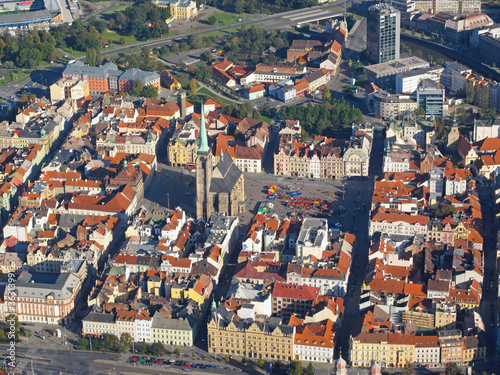 Obraz na płótnie canvas dwuczęściowy "dyptyk" Zdjęcie lotnicze historyczne centrum miasta pilsen w Republice Czeskiej