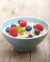 Wall Mural - porridge with fresh berries