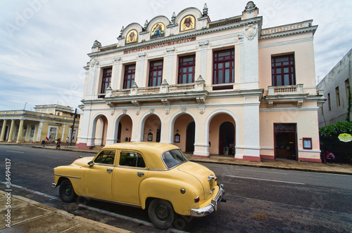Plakat na papierze fotorealistycznym Tomas terry teater, cienfuegos, cuba