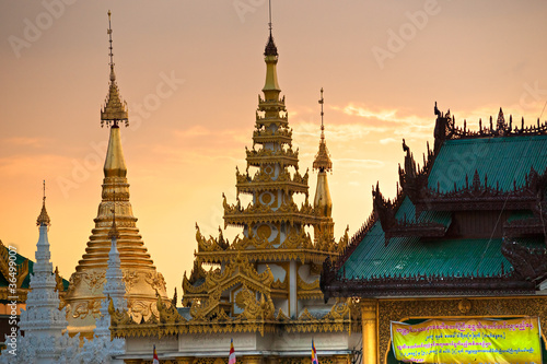 Plakat na zamówienie Shwedagon Paya, Yangoon, Myanmar.