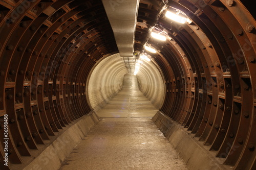 Obraz na płótnie canvas czteroczęściowy "tetraptyk" Tunel stóp Greenwich, Londyn.