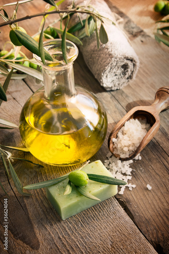 Tapeta ścienna Naturalne ustawienie spa z produktami z oliwek