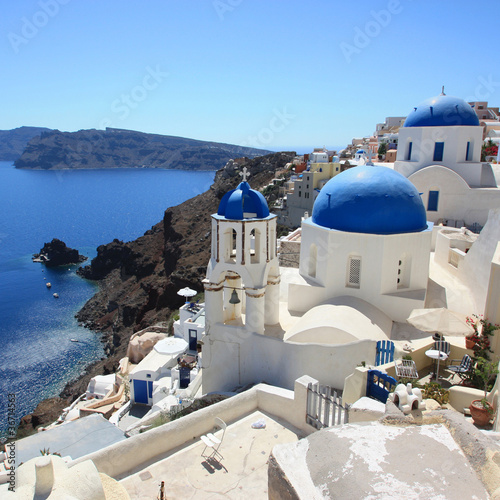Board z aluminiowym obramowaniem Grecja - Santorini (Kościół w Oia)