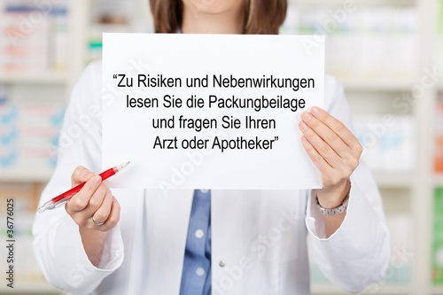 zu risiken und nebenwirkungen ... – Stock-Foto | Adobe Stock