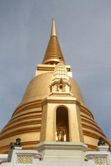 Wall Mural - Golden stupa in Wat Bowonniwet