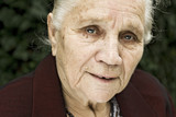 Portret radosnej babci