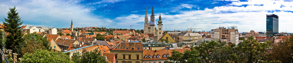 Obraz na płótnie Zagreb cityscape panoramic view at old town center w salonie
