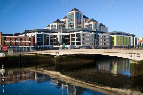 Board z aluminiowym obramowaniem Miasto dublin