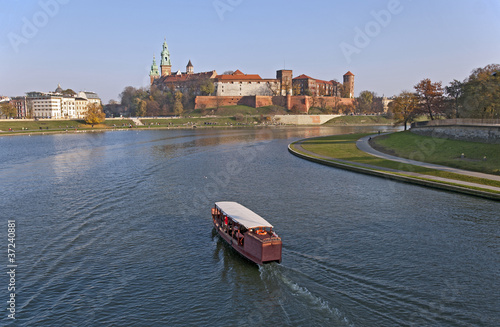Board z aluminiowym obramowaniem Zamek wawel, Wisła i turystyczna łódź
