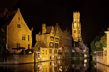 Fototapete - Bruges canal at night, Belgium