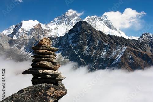 Tapeta ścienna Zobacz Everest z kamienia człowiek z gokyo ri