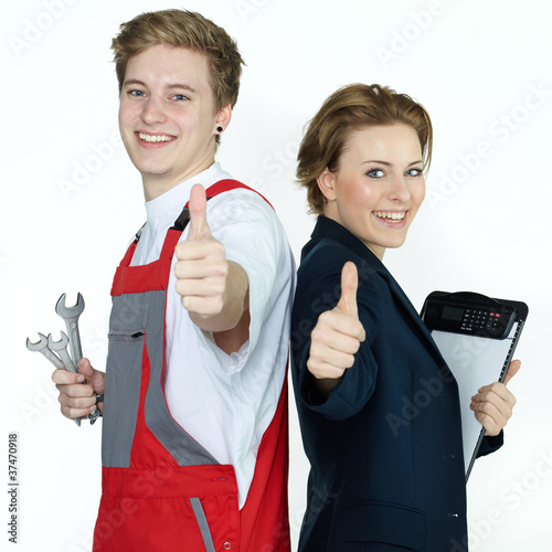 Fotoboard na płycie Praktykanci mechaniki samochodowej i biura, które mają dudnienie