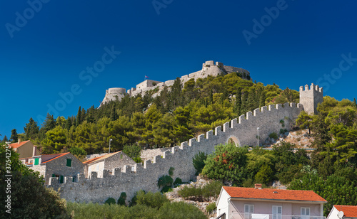 Obraz na płótnie canvas Starożytna forteca na wyspie hvar (cytadela), chorwacja