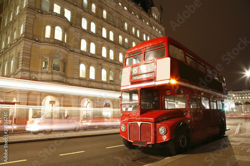 Plakat na papierze fotorealistycznym London route master bus