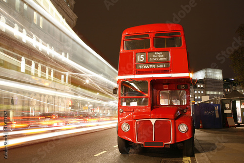Plakat na papierze fotorealistycznym London route master bus