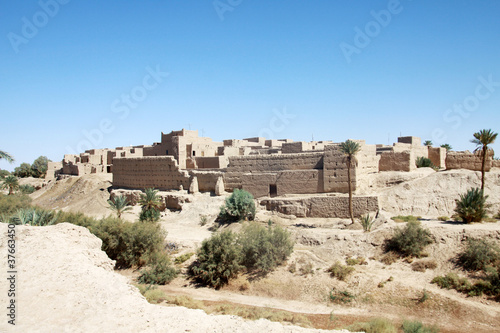 Plakat na papierze fotorealistycznym Merzouga - tysiąc drogi kasbah