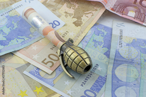 Fotomural Racket ed usura - Crisi dell'Euro - finanziamento del terrorismo