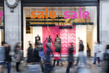 Fototapeta Londyn - Sale signs in shop window