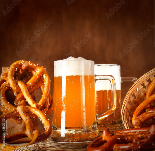 Fotografie, Obraz Boccale di birra con pane bavarese (oktoberfest)