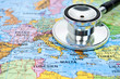 Stethoskop auf Europakarte