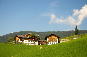 Wall Mural - Villnößtal - Dolomiten - Alpen