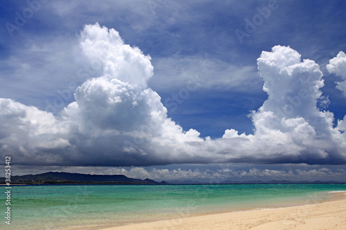 水納島の美しい海と夏の入道雲 Stock Photo Adobe Stock