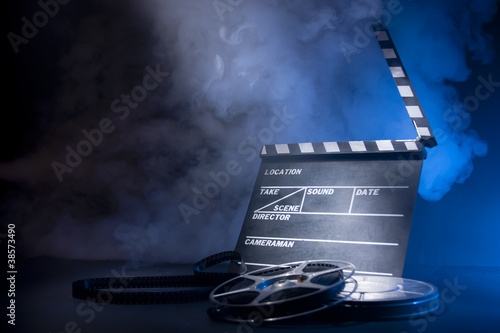 Board z aluminiowym obramowaniem Kino klakier i rolek filmowych