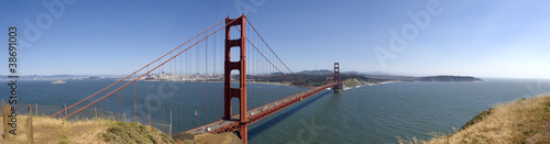 Obraz na płótnie canvas Golden Gate Bridge panorama, z san francisco w backgrou