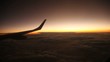 Flug über Sonnenuntergang