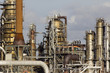 © corlaffra - Oil-refinery plant