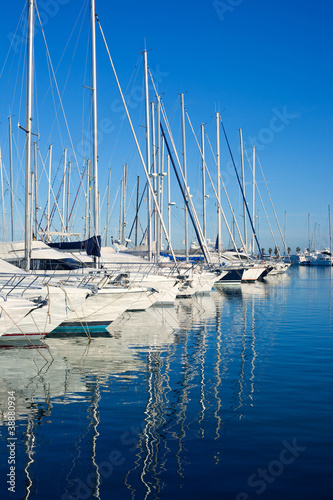 Plakat na papierze fotorealistycznym Niebieski port denia marina w alicante hiszpania
