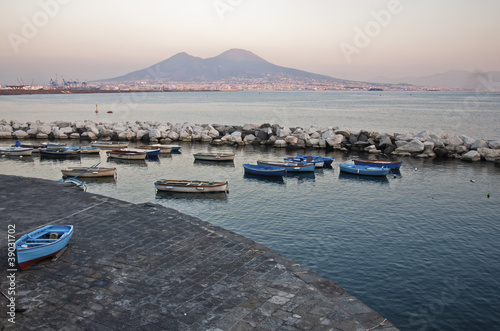 Plakat na papierze fotorealistycznym Łodzie i vesuvius