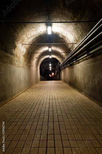 Obraz na płótnie canvas dwuczęściowy "dyptyk" Ciemny tunel