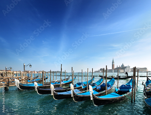 Tapeta ścienna Gondole na grand canal i san giorgio maggiore kościół w venic